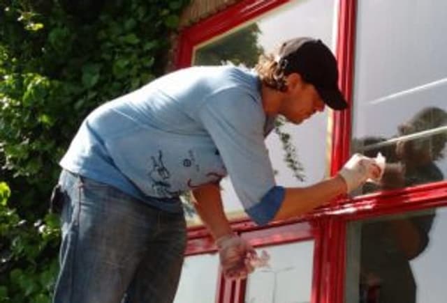 Waardevol-Werk-Logo-VanHier-Foto-Kozijn-Verven-300x300